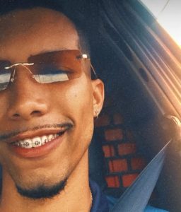 Saiba quem era o jovem que morreu em acidente de moto na rua Goi&aacute;s