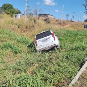 Duas pessoas ficam feridas em batida na MG-050, pr&oacute;ximo a Formiga