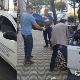 Prefeitura faz abordagem a pessoas em situação de rua na Praça do santuário