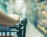 Homem é preso após gravar partes íntimas de jovem em supermercado de BH