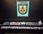 Suspeita de gerenciar ponto de tráfico é presa com cocaína e R$ 1 mil no Centro de BH