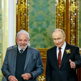 Lula recebe ligação de Putin e conversa sobre guerra na Ucrânia