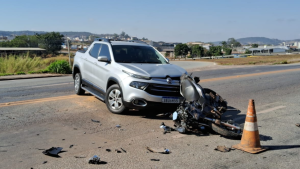 Acidente deixa motociclista gravemente ferido em Ita&uacute;na