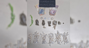 Nova Serrana: Adolescentes tentam se esconder em bar e s&atilde;o apreendidos com 161 pedras de crack