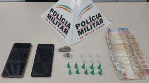 Dupla &eacute; presa durante entrega de drogas em Santo Ant&ocirc;nio do Monte
