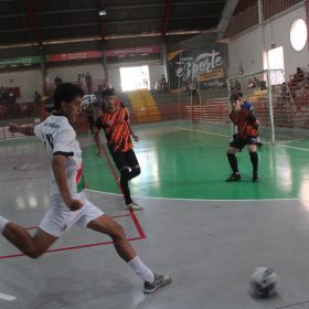 JED 2025 define finalistas do futsal masculino e feminino