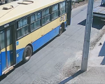 Divinópolis: Acidente entre ônibus e carro termina em B.O no Maria Helena