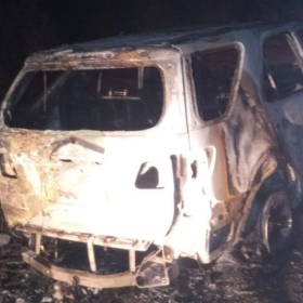 Inc&ecirc;ndio destr&oacute;i ve&iacute;culo na zona rural de Lagoa da Prata