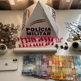 PM prende homem com coca&iacute;na, ecstasy e dinheiro em Carmo do Cajuru