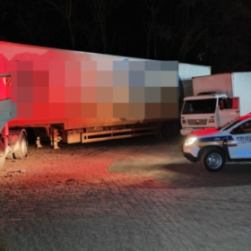 Pará de Minas: Motorista é feito refém durante tentativa de roubo de carga