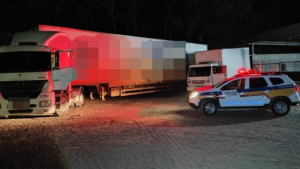 Par&aacute; de Minas: Motorista &eacute; feito ref&eacute;m durante tentativa de roubo de carga