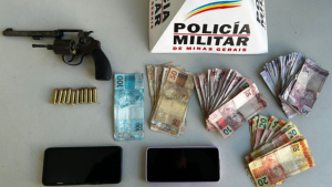 Homem &eacute; preso com arma de fogo e muni&ccedil;&otilde;es em Cl&aacute;udio