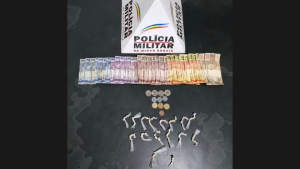 Adolescentes s&atilde;o apreendidos com 78 pedras de crack e dinheiro no Centro de Papagaios