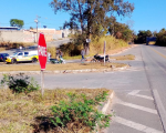 Batida entre motos deixa duas mulheres feridas na estrada de Cajuru