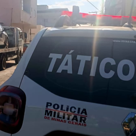 Nova Serrana: PM recupera ve&iacute;culo roubado e prende dois homens
