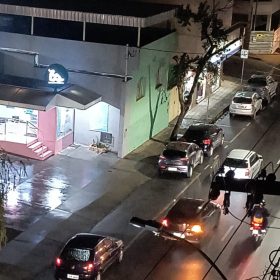 Ventania causa queda de energia na Avenida Paraná em Divinópolis
