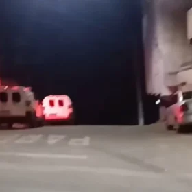 Pai &eacute; morto e filho fica ferido em ataque a tiros em Nova Serrana; um dos acusados &eacute; preso