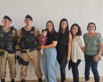 PM é homenageado após salvar bebê engasgada em Divinópolis