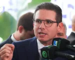 Motta envia pedido de afastamento de 15 deputados após motim na Câmara