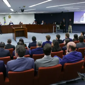 STF encerra primeiro dia do julgamento de Bolsonaro e mais sete réus