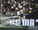 Atlético tem o improvável a seu favor e vence o Bolívar com gol de Bernard e chega a semifinal da Copa Sul-Americana