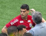 Com susto de Brazão, Atlético e Santos empatam e não se afastam do rebaixamento