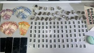 Casal que fazia entrega de drogas &eacute; preso em Nova Serrana