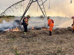 Jo&atilde;o Pinheiro recebe refor&ccedil;o do Corpo de Bombeiros com viaturas e militares no combate a inc&ecirc;ndios em &aacute;reas rurais