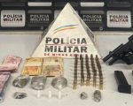 Homem tenta fugir da PM, joga drogas pela janela do carro, mas é preso no Catalão, em Divinópolis