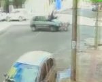 Motociclista é arremessado sobre carro em batida no Centro de Divinópolis