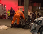 Motociclista fica ferido após acidente com carro no Santa Rosa, em Divinópolis