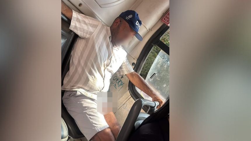Passageira flagra importuna&ccedil;&atilde;o sexual dentro de &ocirc;nibus em Divin&oacute;polis