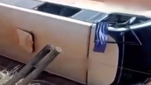 &Ocirc;nibus escolar tomba na zona rural de Piumhi