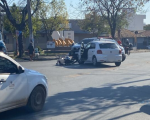 Acidente entre moto e carro é registrado na av. Paraná, em Divinópolis