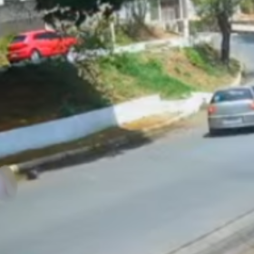 Oliveira: Acidente entre moto e carro deixa motociclista ferido