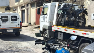 Homem inabilitado &eacute; preso com moto clonada em Nova Serrana