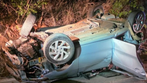 Motorista morre ao capotar carro entre Perdig&atilde;o e Nova Serrana
