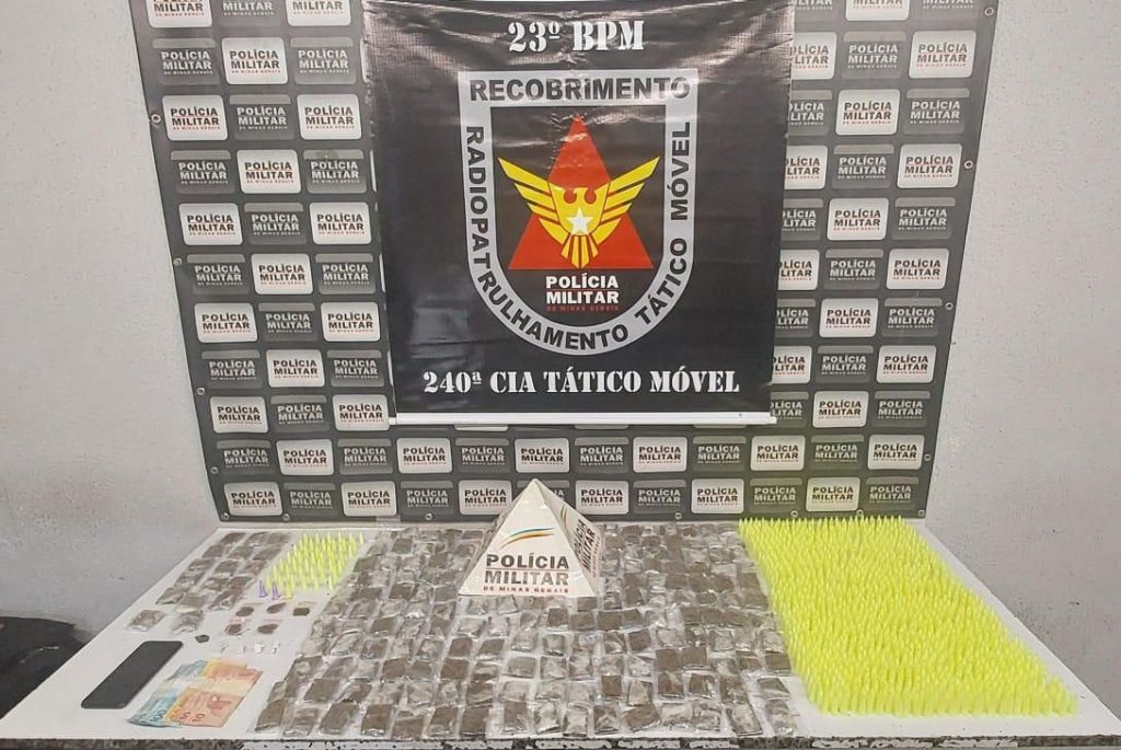 Homem que fazia 'delivery' de drogas em Divin&oacute;polis &eacute; preso com mais de mil pinos de coca&iacute;na