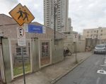 Mulher é agredida com pedradas após desentendimento em clínica de BH