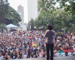 Praça lotada celebra espetáculo das oficinas culturais