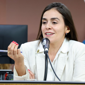 Projeto da deputada Lohanna de doação do Hospital Regional avança na ALMG e segue para votação em Plenário