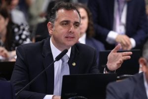Rodrigo Pacheco reafirma permanência no PSD e cobra freio a…