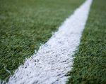 Corpo de jovem morto baleado é encontrado em campo de futebol na Grande BH