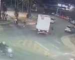 Vídeo: Ladrão rouba caminhão, tenta atropelar policiais e é preso em Contagem