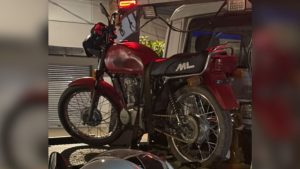 Homem &eacute; preso com moto sem placa e com chassi raspado em Nova Serrana