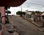 Câmera flagra ladrão furtando televisão no bairro Niterói em Divinópolis