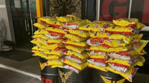 Trio &eacute; preso com 200 kg de batata palha roubada em BH