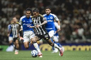 Atlético domina clássico, joga com um jogador a mais e empata com o Cruzeiro na Arena MRV.
