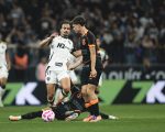 Atlético joga com a cabeça na Sula e perde para o Corinthians pelo Brasileirão.