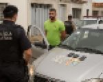 Homem diz ser assessor de vereador, desacata, é preso com drogas e confessa tráfico via whatsapp em Divinópolis